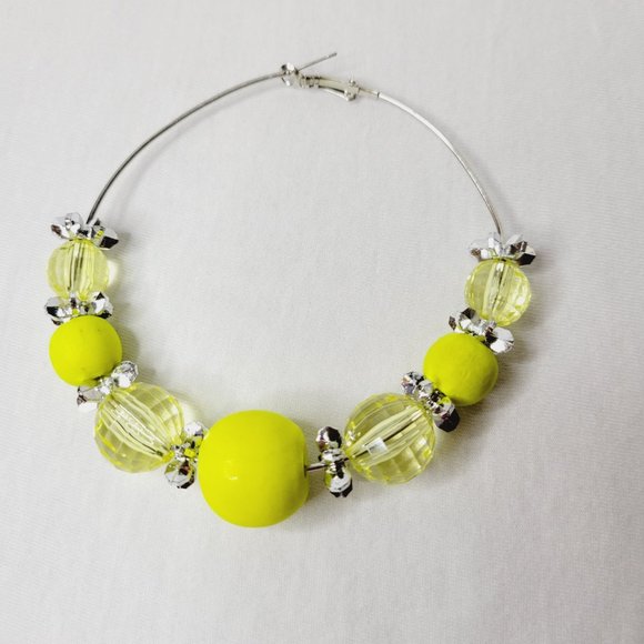 Women's Large Hoop Fashion Earrings - Picture 2 of 4